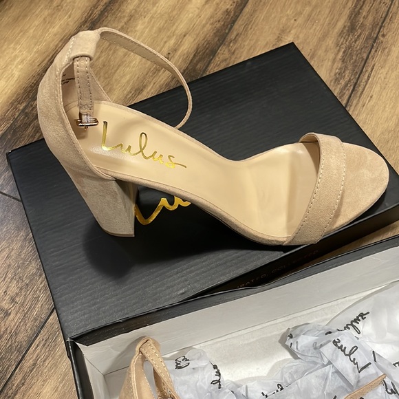 Heels - Picture 2 of 2